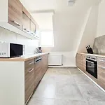 Tolstov Apartments - 5 Zimmer - Dachgeschoss - Citycenter *