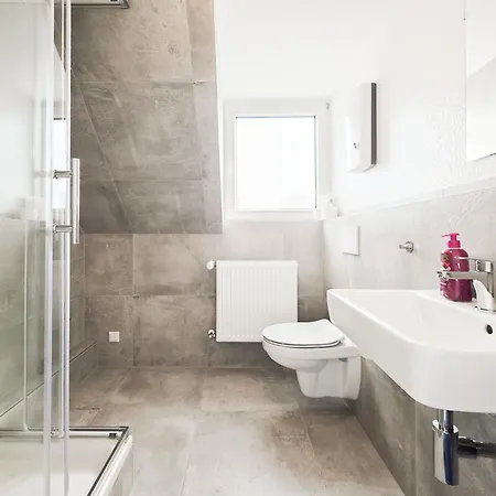 Tolstov Apartments - 5 Zimmer - Dachgeschoss - Citycenter Διαμέρισμα *